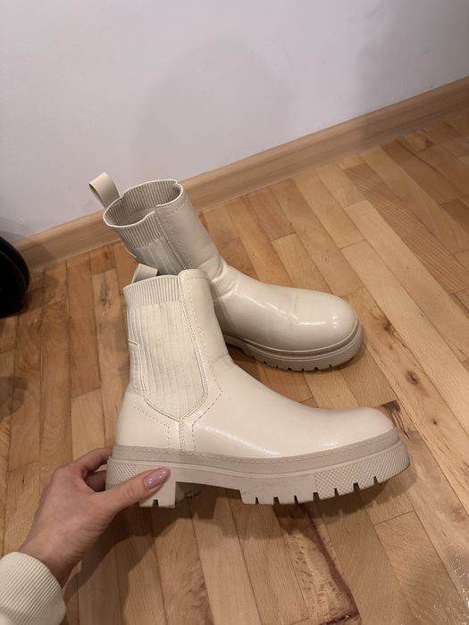 Бежови боти/ботушки