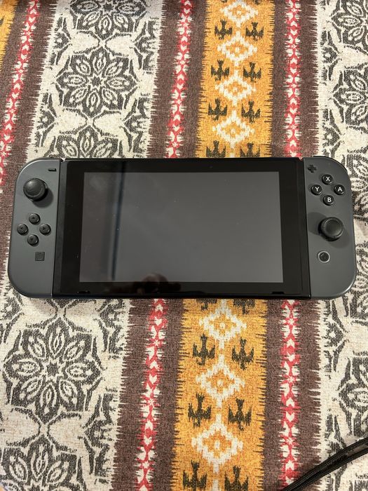 Nintendo Switch cu jocuri si accesorii