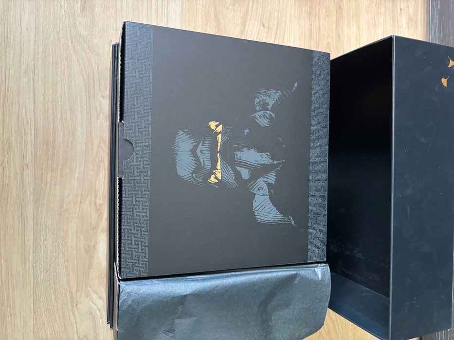 Pachet GoT: Ghost of Tsushima Collector’s Edition (fara steelbook) + Figurine + Art Book + Soundtrack