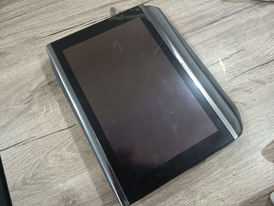 Два броя таблети за 25€ lenovo packard bell