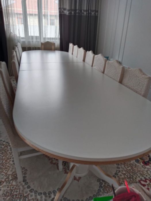 длинный стол для зала