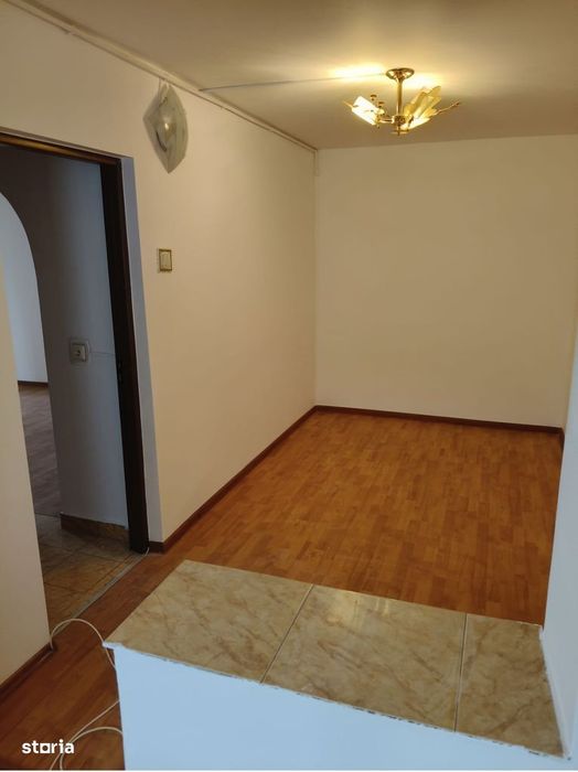Apartament 4 camere Micro 39, 83 mp