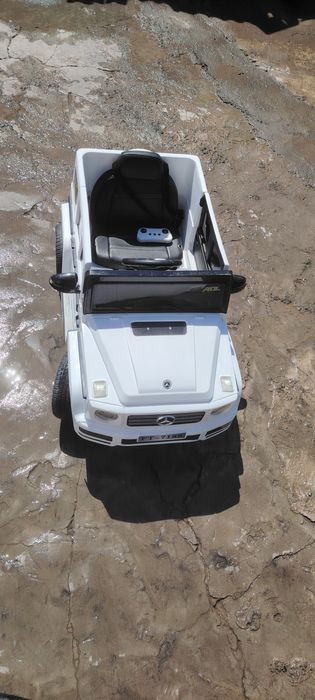 Продаётся детская машина с пульт.. управлением