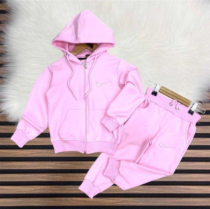 Детски спортни екипи за момичета