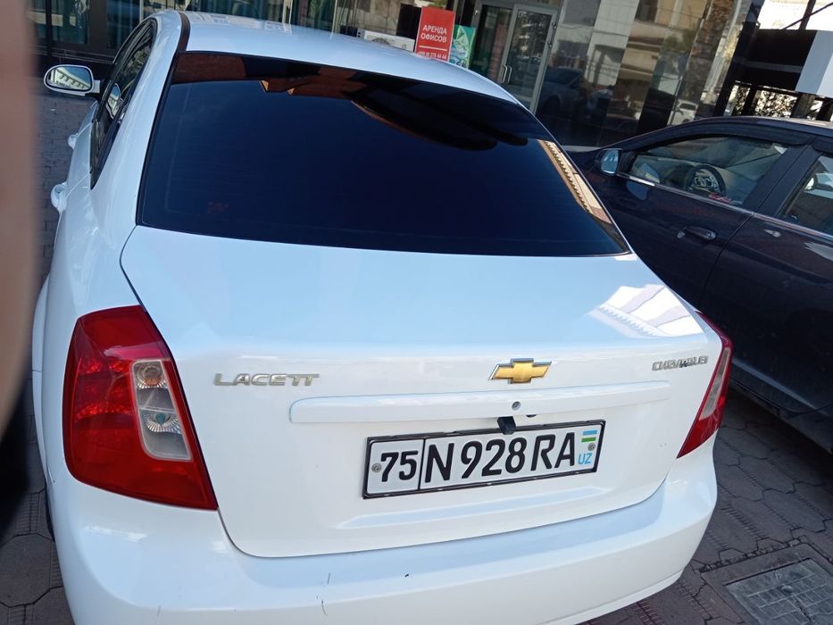 Мошина ласетти 1.8