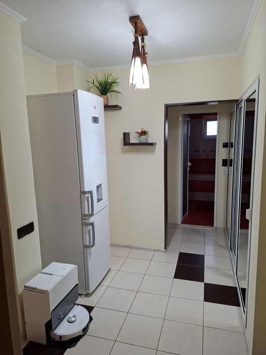 Ofer spre inchiriere apartament cu 2 camere cf.1  decomandat