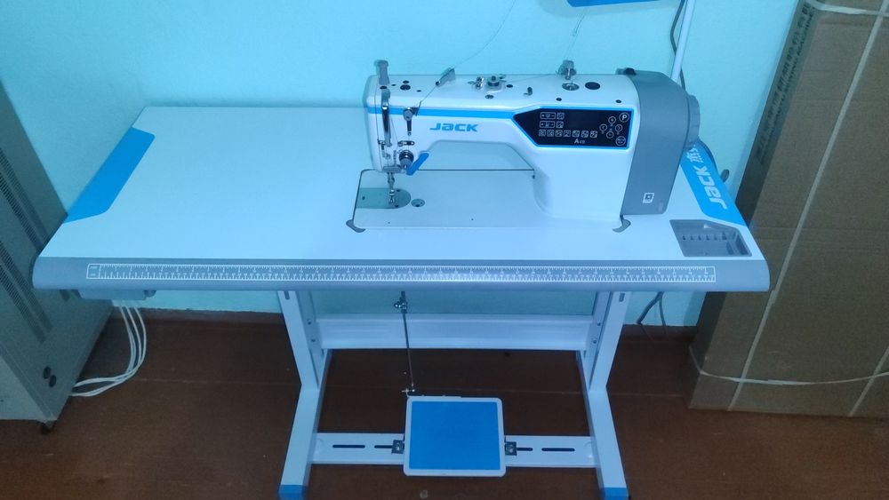 Швейная машина в хорошем состоянии