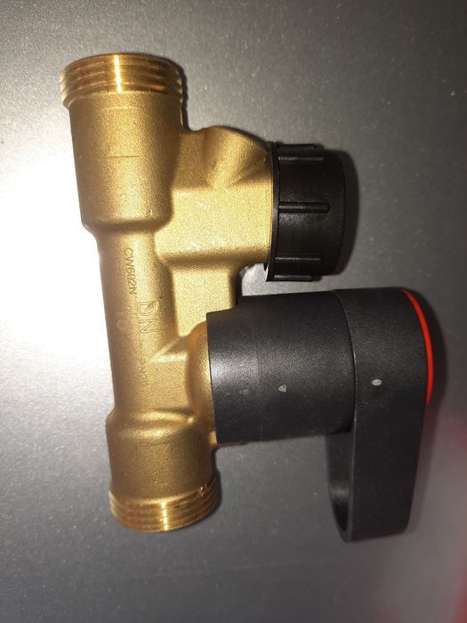 Регулиращ вентил за парно отопление