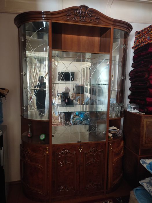 Mebel sotiladi holati yaxshi urinmagan