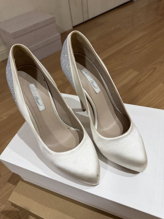 Свадебные туфли на высоком каблуке