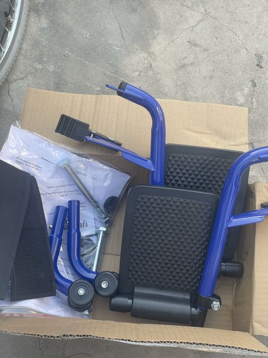 Продам новую инвалидную коляску
