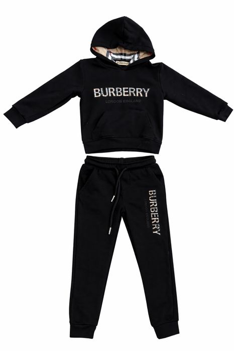 Невероятен детски комплект Бърбъри