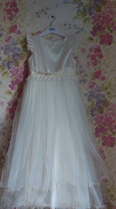 Платье на девочку нарядное 140 - 146