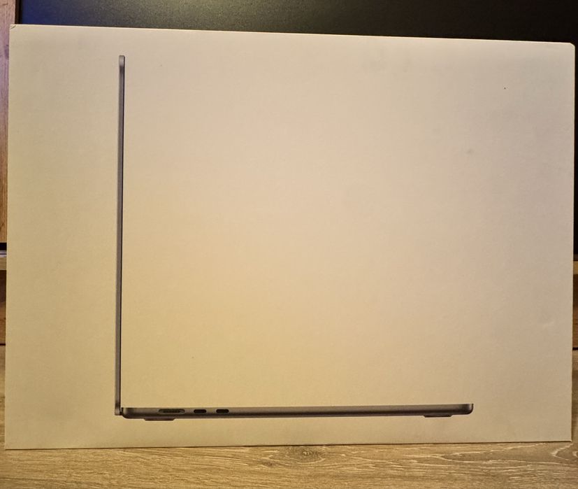 Macbook 15” M3 8/256 sigilat