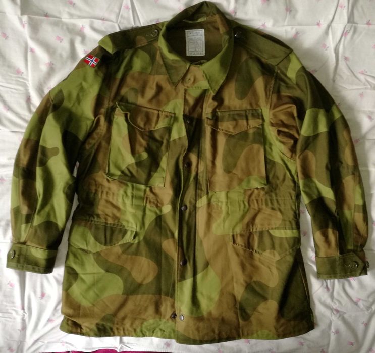 Камуфлажни Военни Дрехи Яке Панталон Елек - ИЗБОР