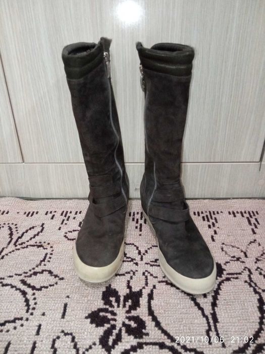 Замшевые сапоги, размер 37.