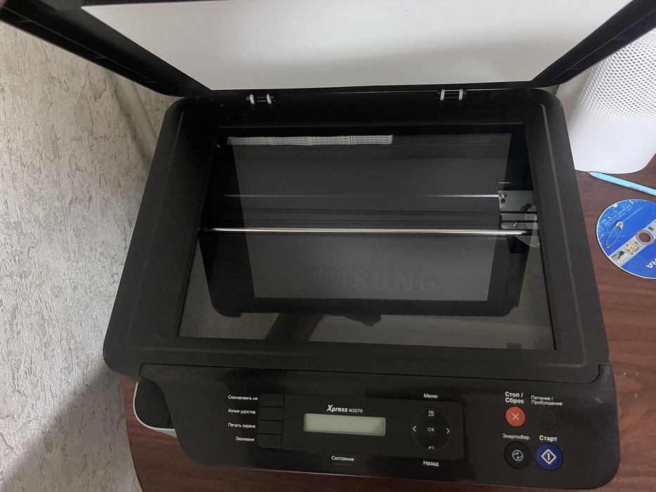 Принтер Samsung Xpress M2070W