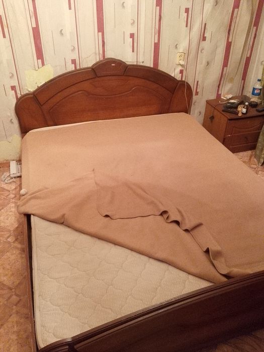 Спальный гарнитур