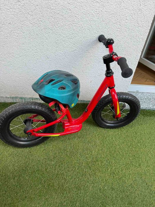 Балансово колело Specialized  и каска Specialized Mio MIPS