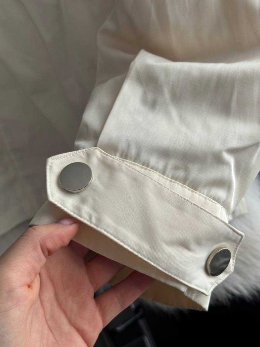 Продавам парка + шапка подарък.