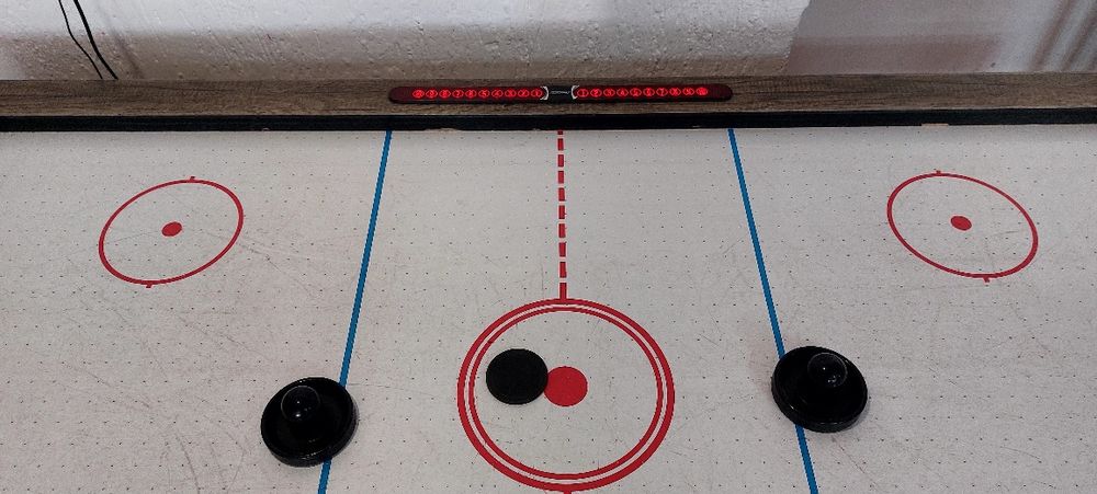 Аэрохоккей - настольная игра