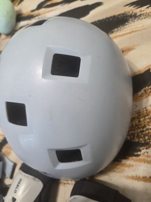 Set cască +protectii Decathlon
