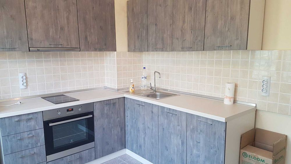 Продава се Четиристаен апартамент в Варна, Цветен квартал - 86 кв.м за 1453 €/кв.м - Снимка #10