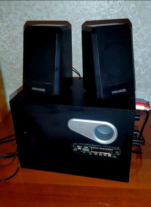 Microlab kalonka pult, usb fleshka, micro fleshka, aux, FM radio narxi