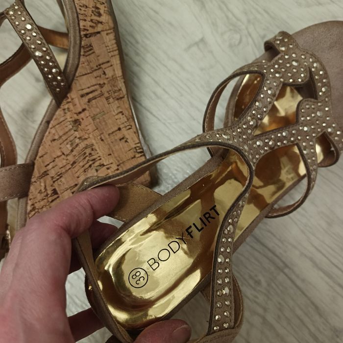 Босоножки красивые 38 размер