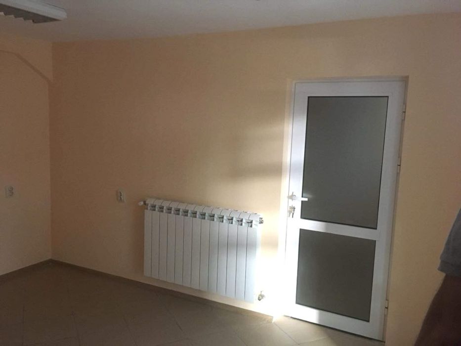 Дава се под наем Офис в Велико Търново, Център - 20 кв.м за 127.5 € - Снимка #3