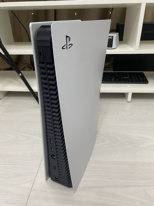 PlayStation 5 с дисководом