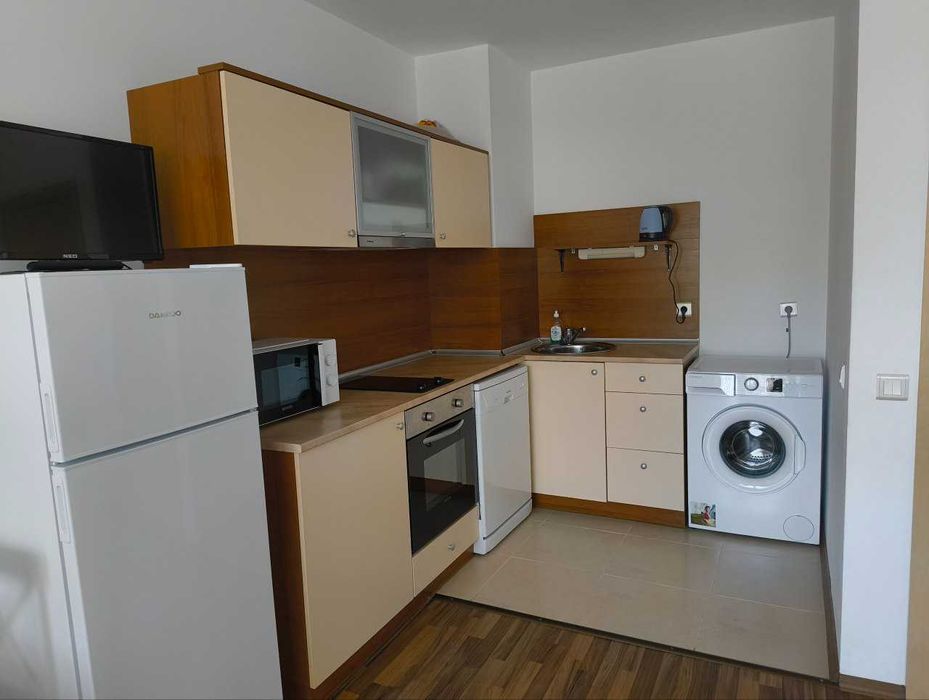 Дава се под наем Двустаен апартамент в Несебър - 50 кв.м за 450 € - Снимка #2