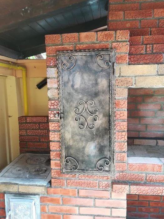 Grătar din căramidă și terase/foișoare