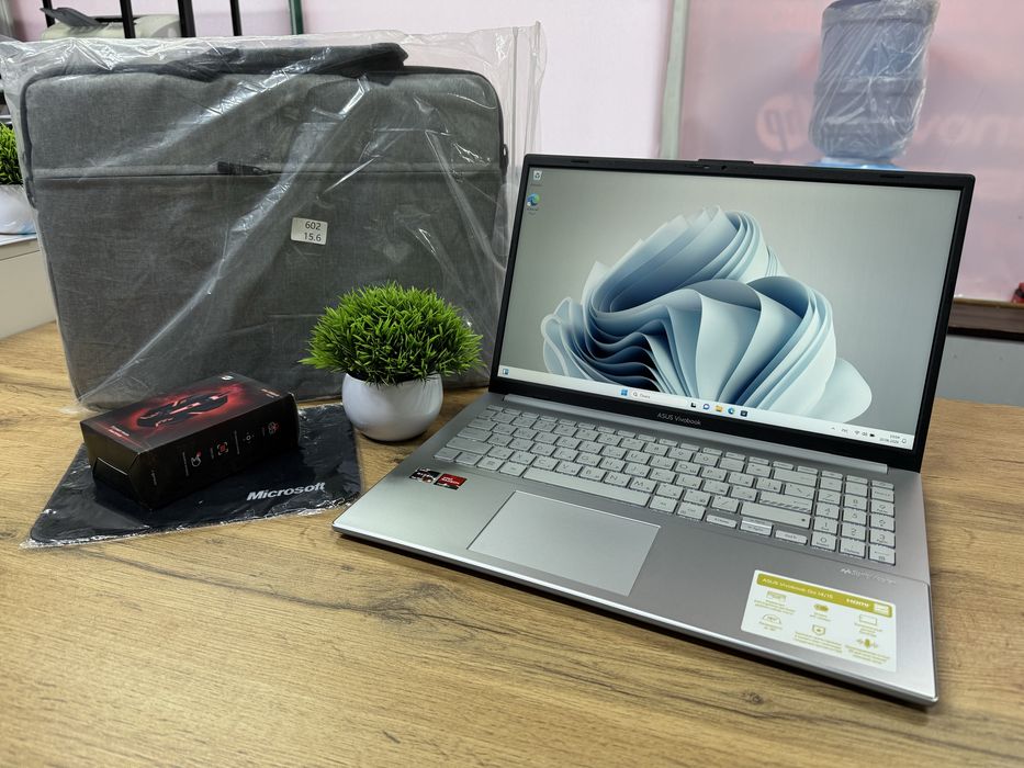 Мощный Ноутбук Asus VivoBook Go 15 Ryzen 5-7520U/RAM 8GB/SSD 512Gb