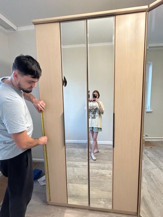 Угловой шкаф с зеркалом