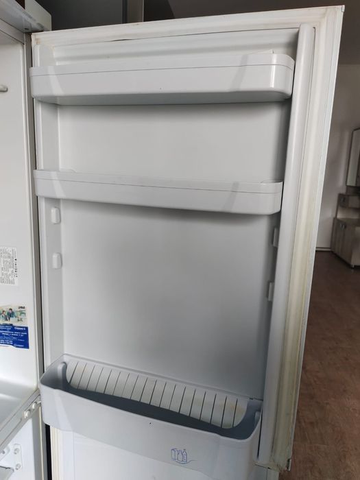 Продам рабочий холодильник