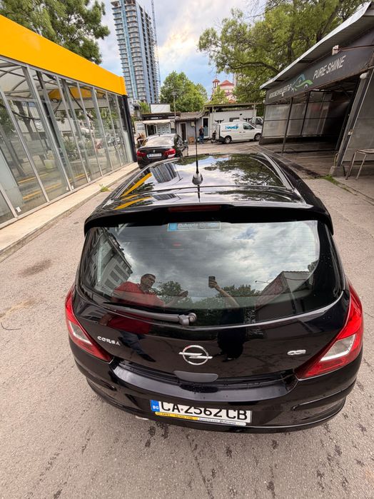 Автомобил Opel Corsa GSI