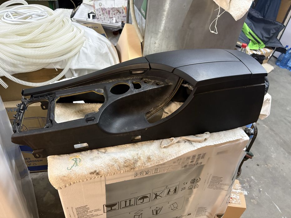 Барче/средна конзола за БМВ Е60