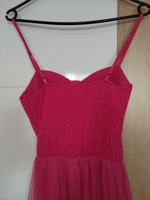 Дамска цикламена рокля с тюл