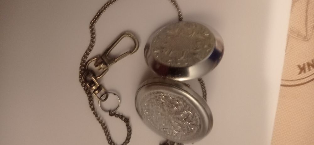 Предлагам джобни часовници"Молния","TCH","Gorben"