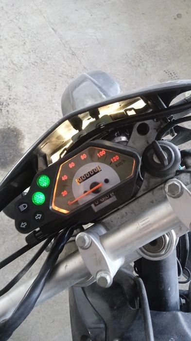 Продам мотоцикл эндуро 250