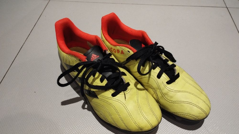 Детски бутонки за футбол