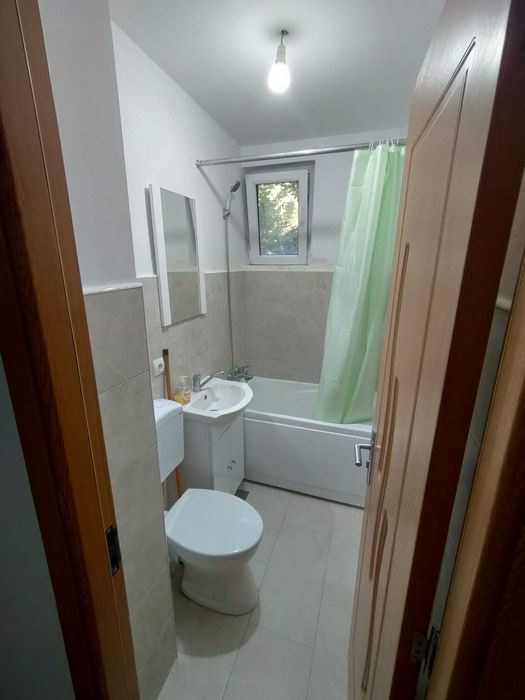 Inchiriez apartament