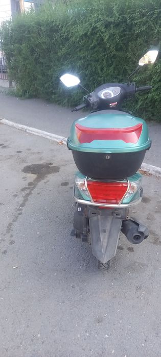 Продам скутор м8 x7