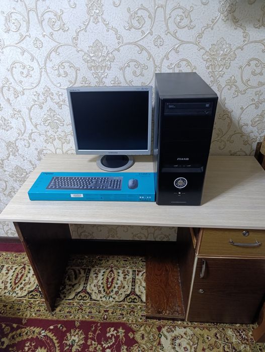 Персональный компьютер+стол