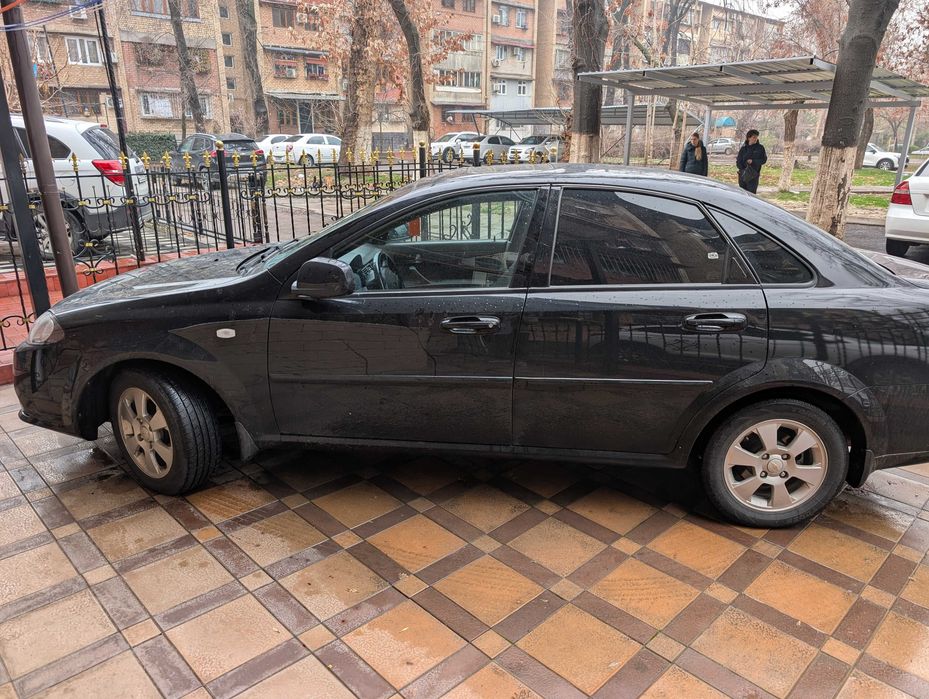 Gentra 2020 A/T GBO qora 104000 probeg