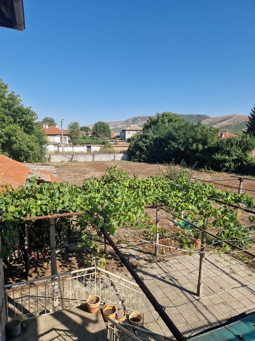 Къща на два етажа