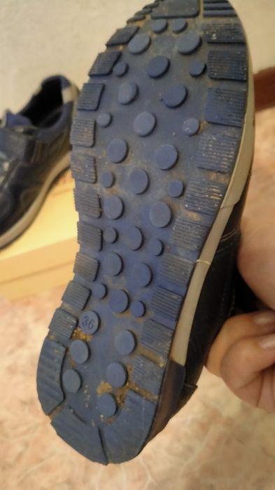 Кроссовка в отличном состоянии