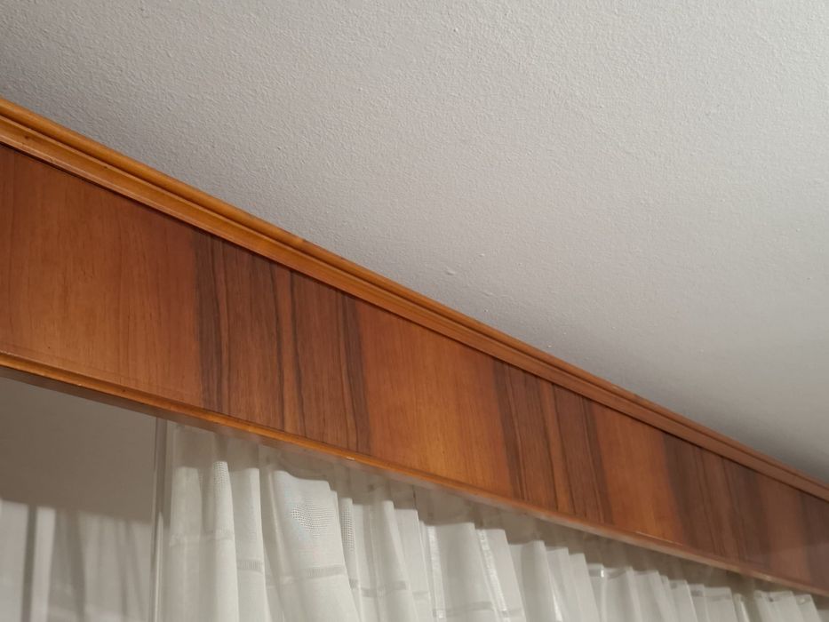 Galerie , furnir lemn masiv, specie cireș.