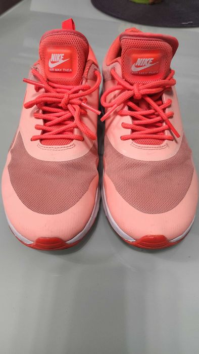 Маратонки Nike много як и свеж цвят